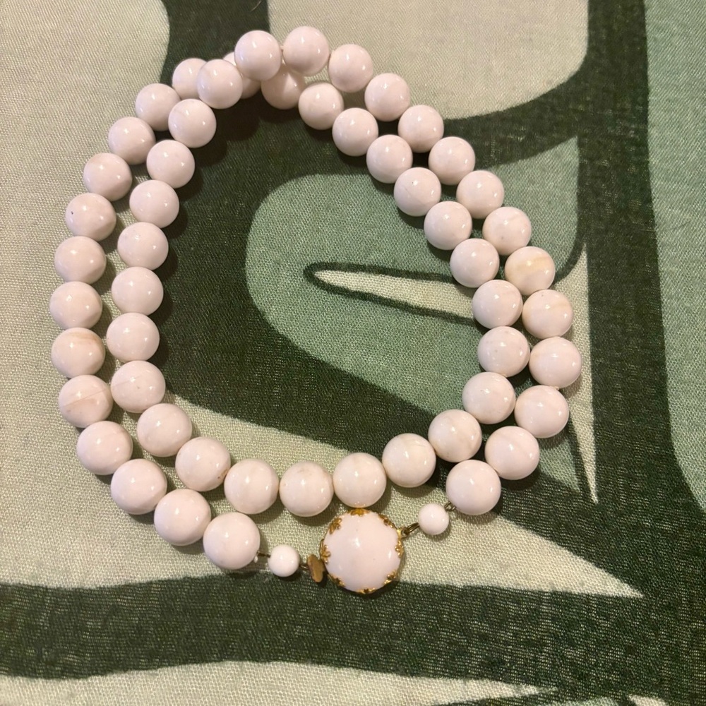 Vintage Austrian Made White Beaded Silk String Round Necklace - Picture 2 of 11